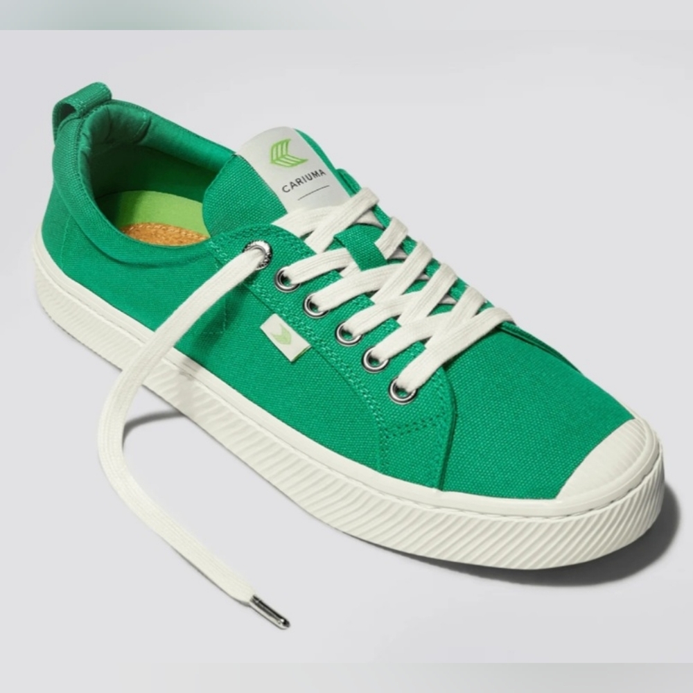 Cariuma Green Canvas Low-Top Sneakers with White Soles